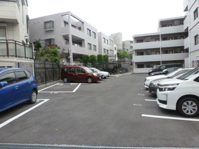 駐車場　敷地内駐車場