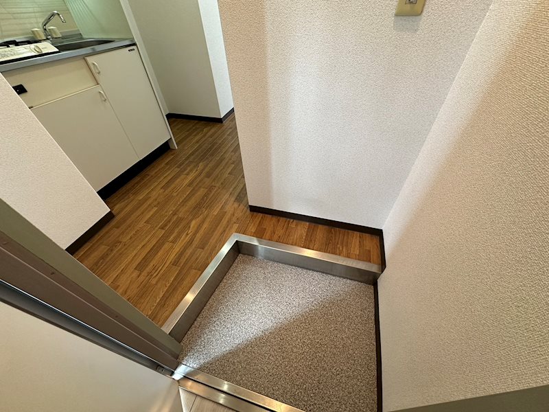 玄関　301号室写真（2024.2撮影分）