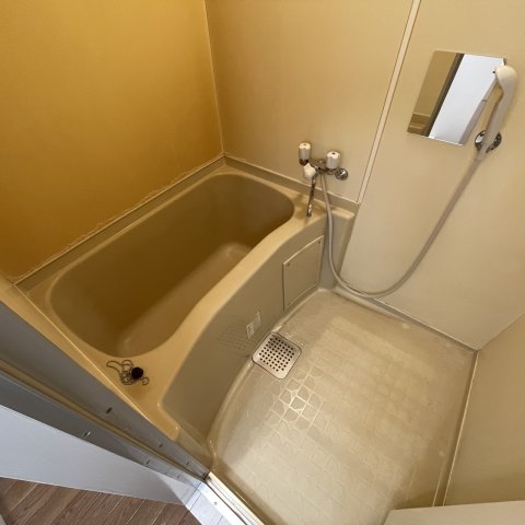 バス・シャワールーム　ゆったり過ごせるお風呂です