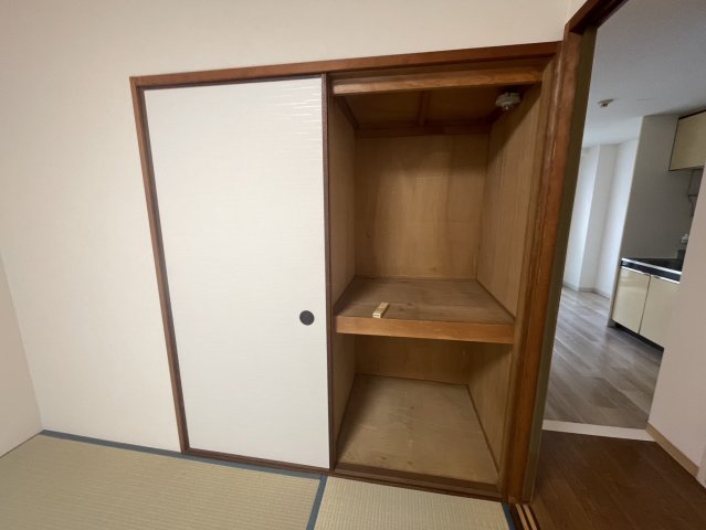 収納　たっぷり入るシューズボックスです