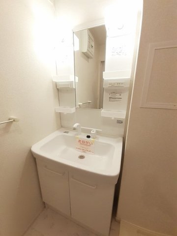 洗面設備　脱衣スペースもあります
