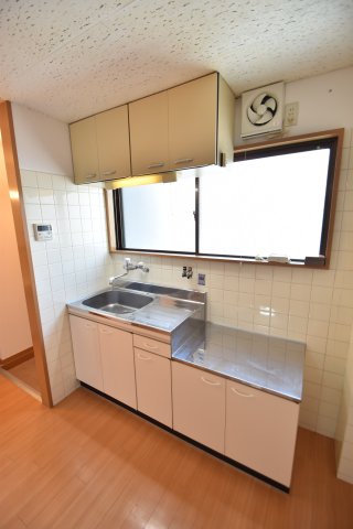 地下鉄長堀鶴見緑地線 蒲生四丁目駅 徒歩6分 5階建 築41年のキッチン写真