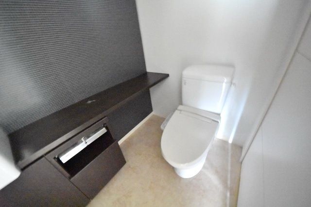 小田急江ノ島線 湘南台駅 徒歩2分 9階建 築19年のトイレ写真