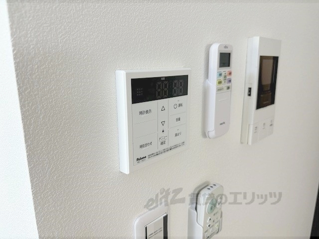 その他設備　給湯器リモコン