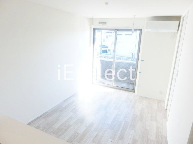 居室・リビング　南東向きで明るいお部屋です