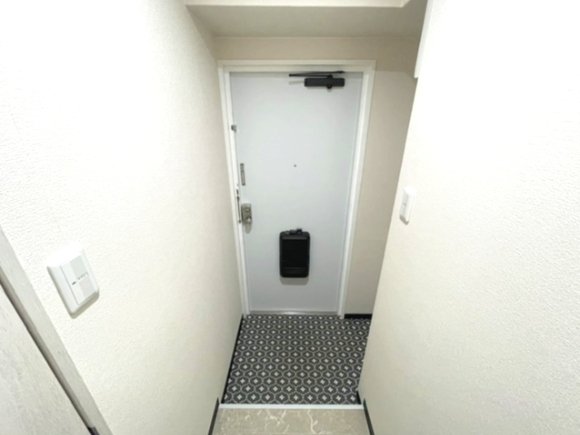 ＪＲ東海道本線 千里丘駅 徒歩5分 7階建 築40年の玄関写真