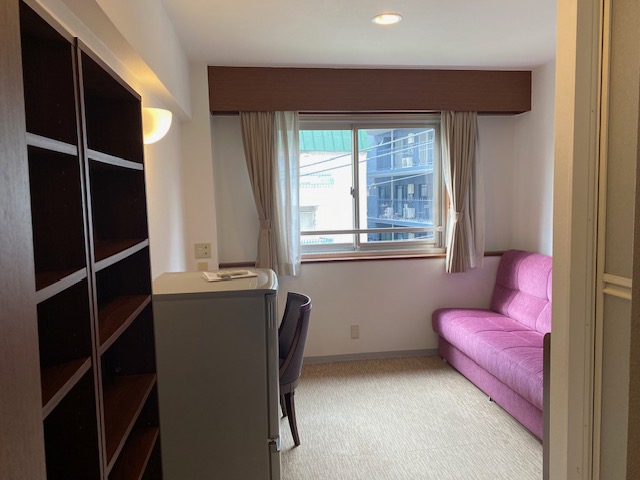 赤坂レジデンシャルホテルの居間写真