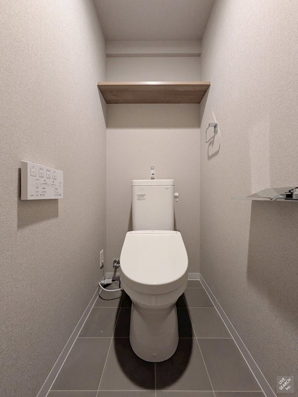 トイレ　写真は同型タイプ
