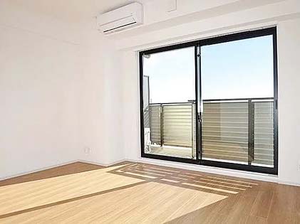 ＪＲ京浜東北線 大井町駅 徒歩7分 10階建 築13年の居間写真