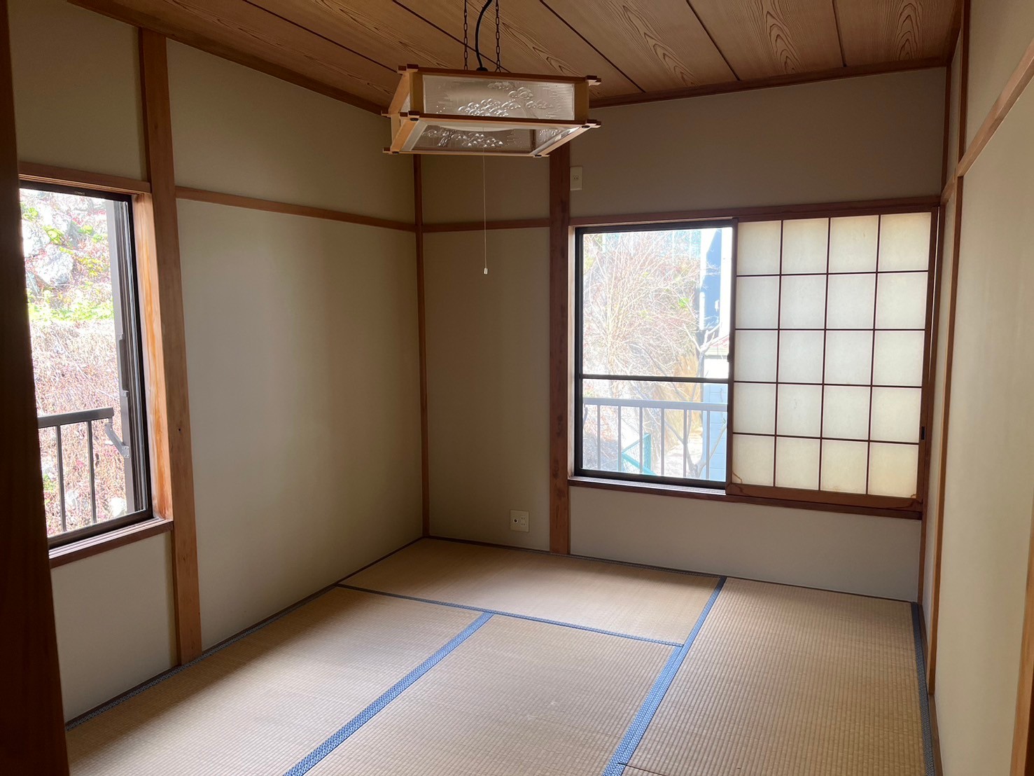 フルール湯河原IIの居間写真