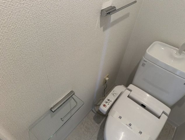 東武亀戸線 小村井駅 徒歩7分 6階建 築19年のトイレ写真