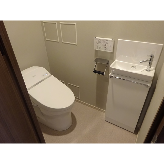 ブラントン六本松 203号のトイレ写真