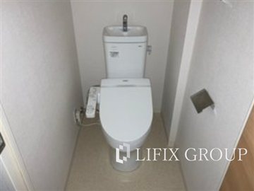 東急目黒線 不動前駅 徒歩3分 4階建 築11年のトイレ写真