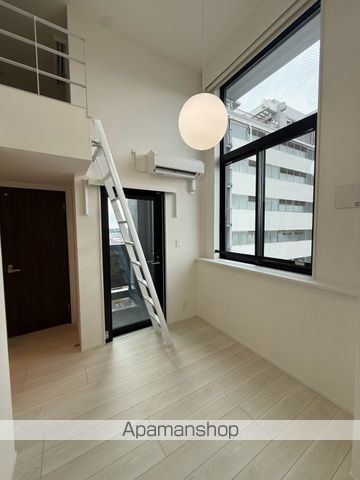 スパシエ新高円寺の居間写真