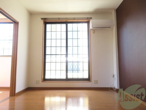居室・リビング　明かりの入りやすい、南向きのお部屋です。