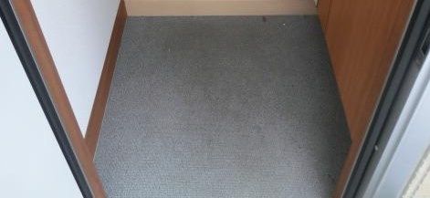 玄関　玄関は収納あります