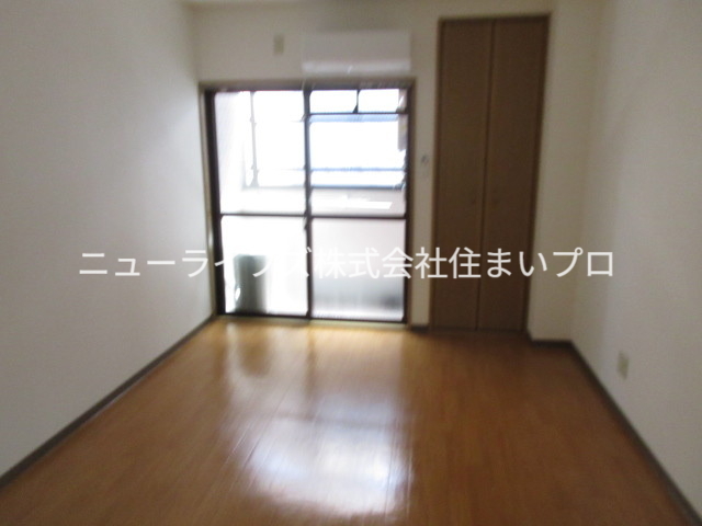 エムアンドエムタチバナの居間写真