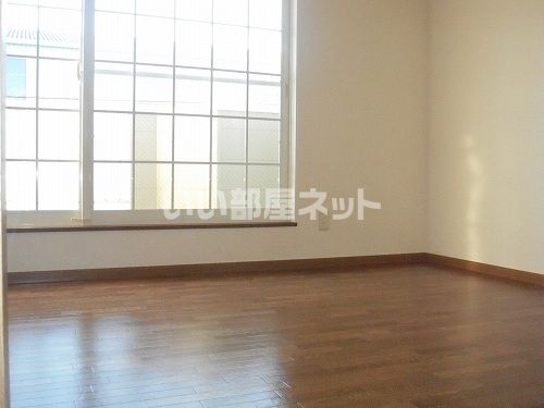 クレストール上野田 Bの居間写真