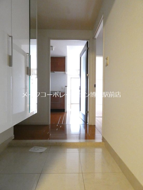 地下鉄空港線 中洲川端駅 徒歩5分 20階建 築21年の玄関写真