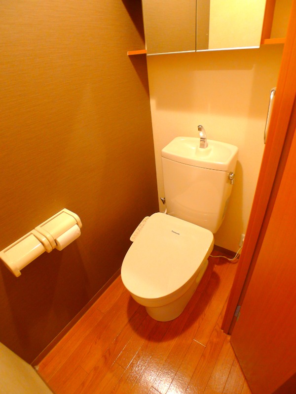 ＪＲ中央本線 千種駅 徒歩3分 10階建 築21年のトイレ写真