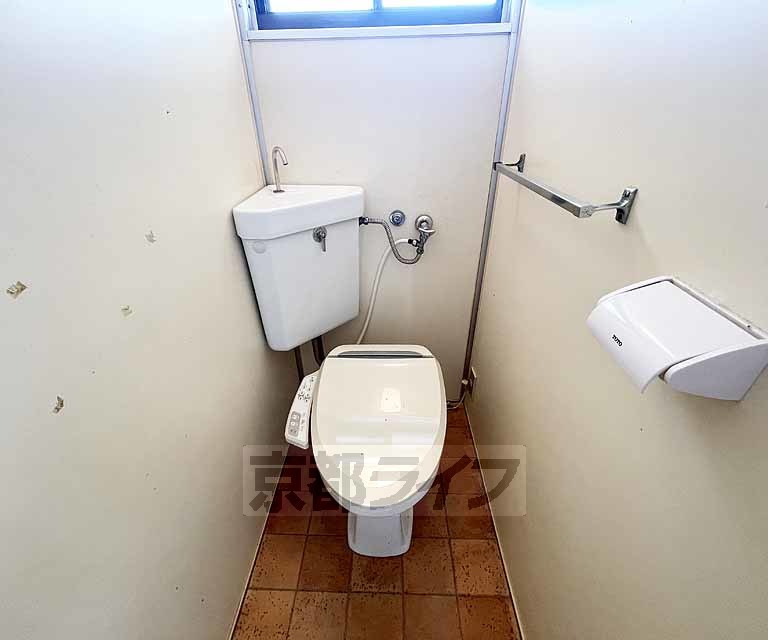 トイレ　ウォシュレット付きトイレです。