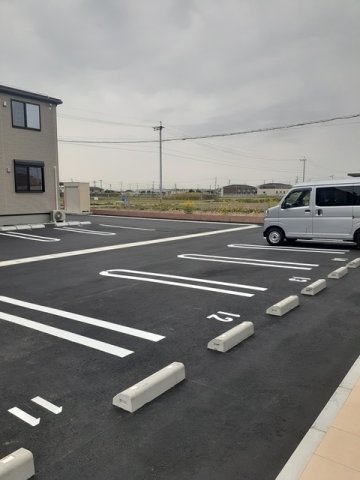 駐車場　駐車場に車を止められます