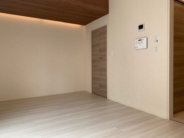 コンフォール セイワの居間写真