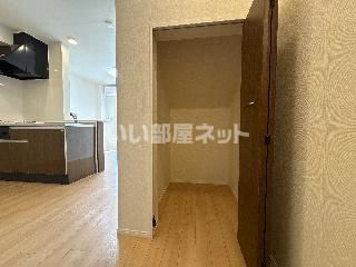 リバーヒルズ雀の宮3丁目新築アパートの内装写真
