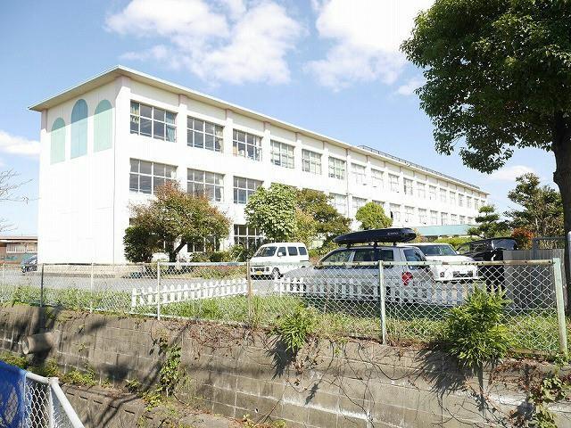 小学校　水巻町立伊左座小学校（小学校）まで470m