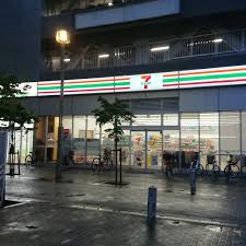 コンビニ　セブンイレブン 篠崎駅西口店（コンビニ）まで382m
