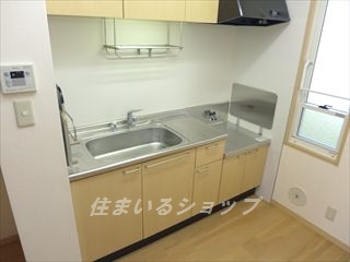 キッチン　食洗器対応、窓あり