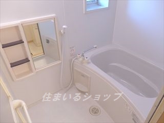 バス・シャワールーム　窓あり