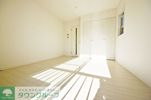 居室・リビング　二面採光の明るいお部屋