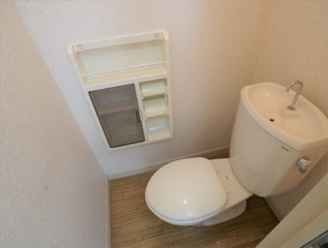 コーラルハイツ東本郷町壱番館のトイレ写真