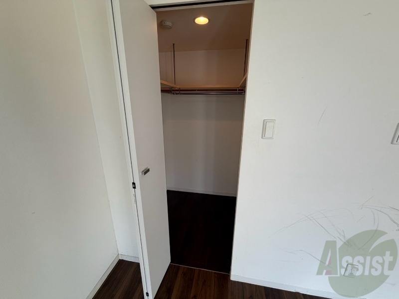収納　寝室の収納です。部屋がすっきり片付きます。
