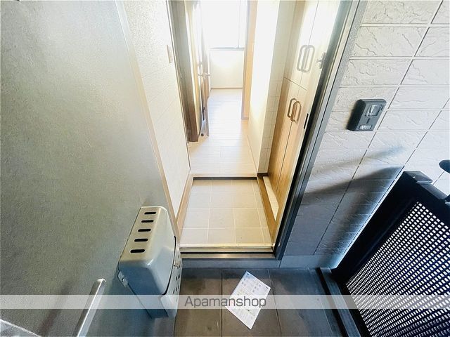 パルーデ弐番館の玄関写真