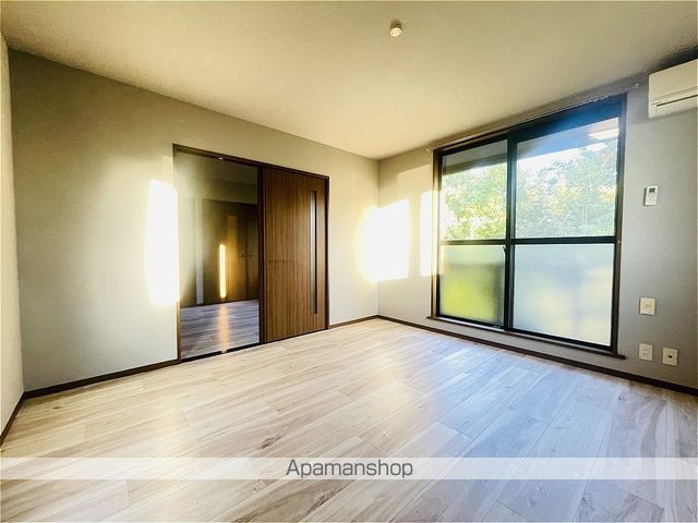 パルーデ弐番館の居間写真
