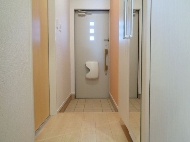 ライゼ長良 Aの玄関写真