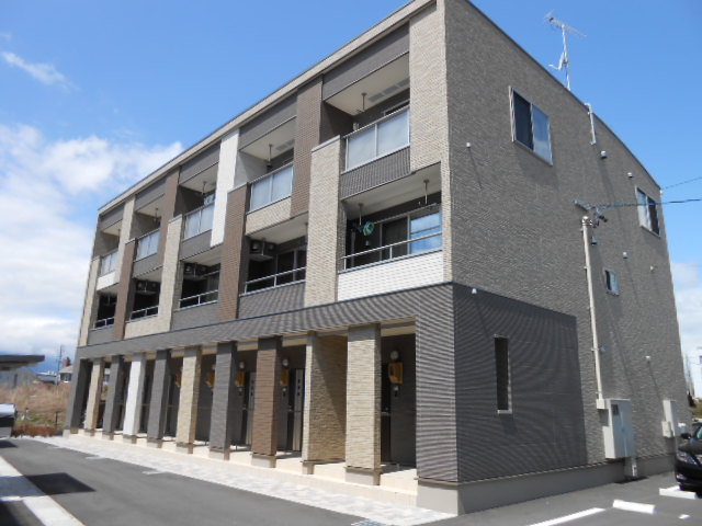 建物外観　バルコニー・玄関側を南東方向より撮影