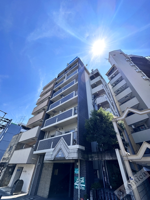 建物外観　引き締まったシックな佇まい♪