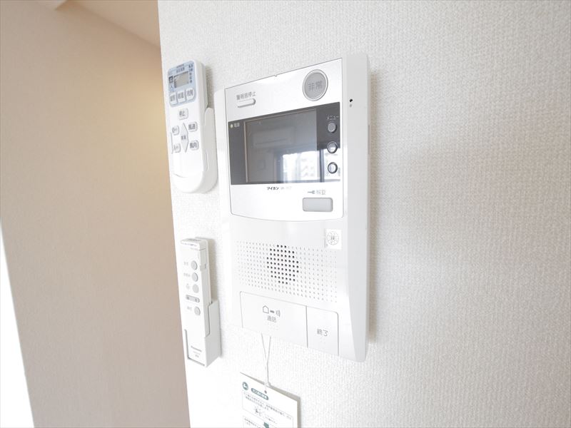 セキュリティ　モニター付きインターホン