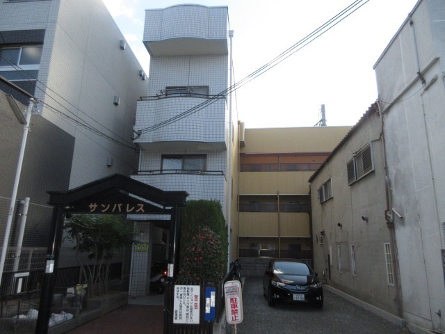 サンパレス