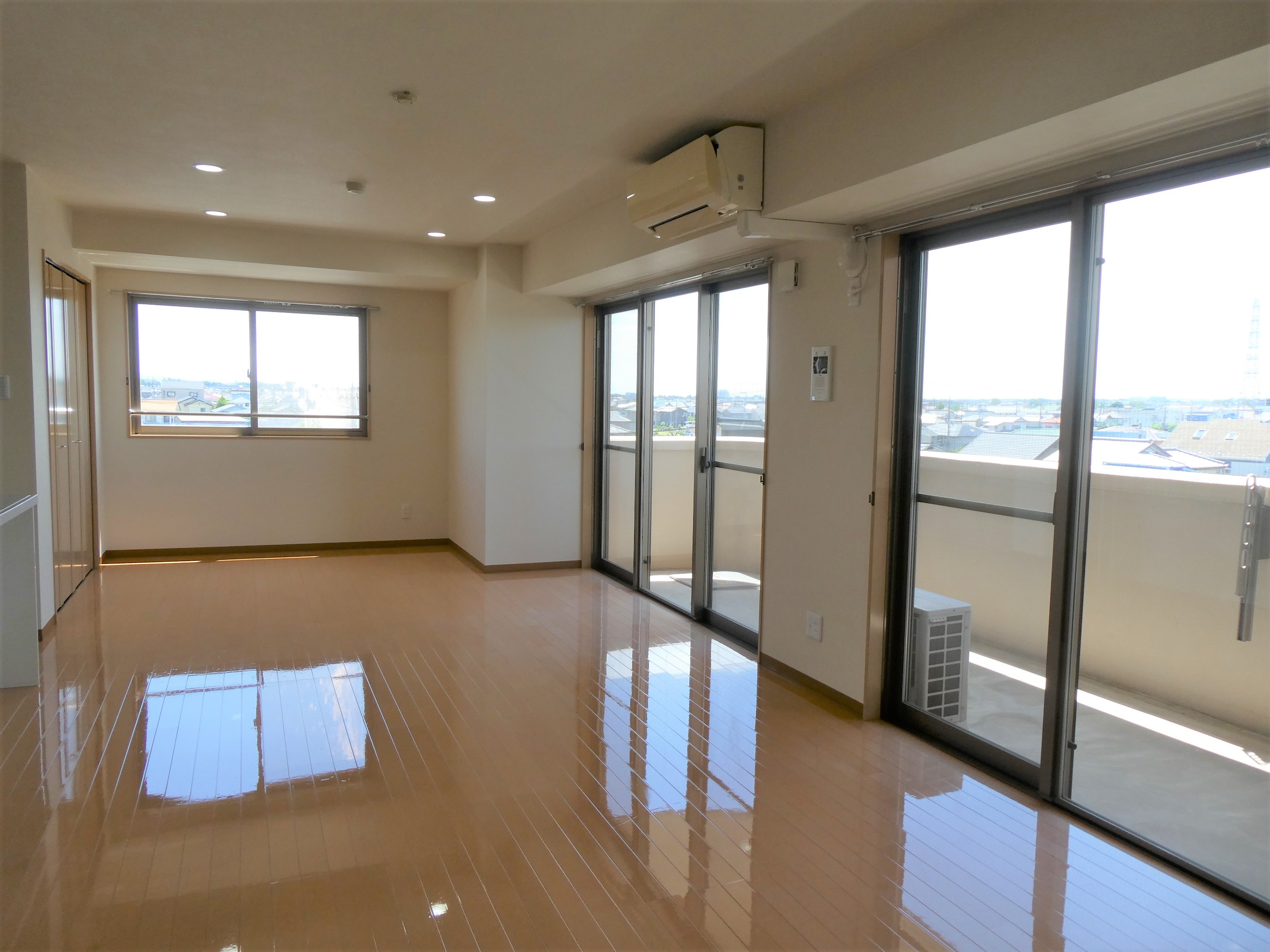 居室・リビング　広々21.5帖のリビング