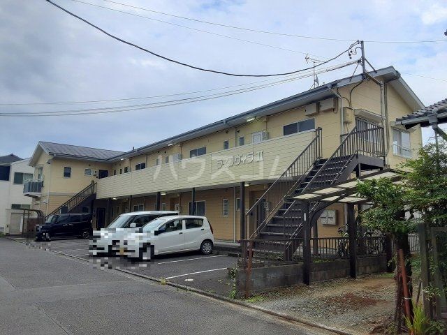 静岡市清水区下野東のアパートの建物外観
