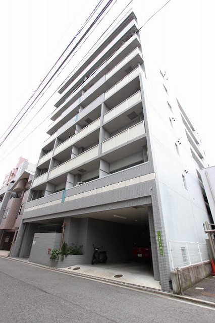 広島市南区段原のマンションの建物外観