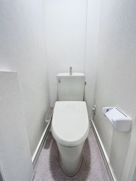 地下鉄名城線 上前津駅 徒歩6分 8階建 築50年のトイレ写真