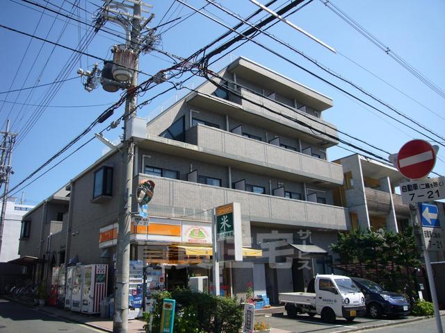 京都市伏見区銀座町４丁目のマンションの建物外観
