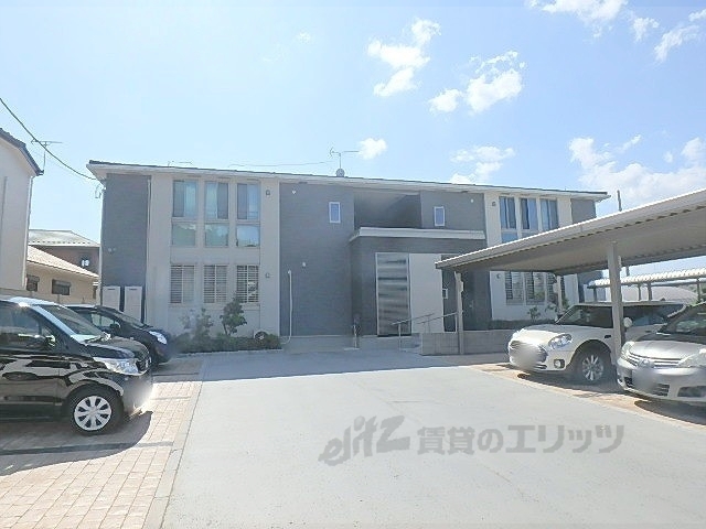 甲賀市水口町神明のアパートの建物外観