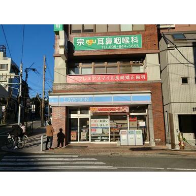 コンビニ　ローソン セントポール通店（コンビニ）まで114m