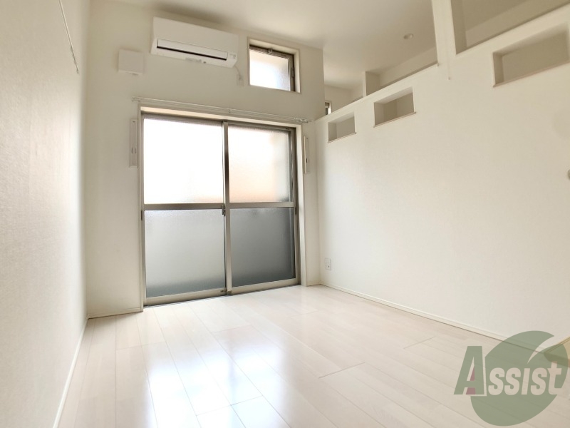 居室・リビング　６帖のリビングになります。伸び伸び出来そうですね。